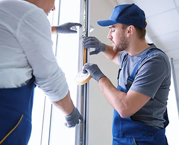 glass repair experts in Sarasota Springs, FL